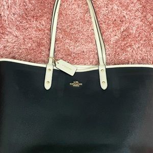Coach Reversible City Tote Black & White Chalk